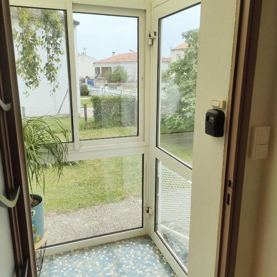 Charmante Maison Entre Mer Et Campagne La Jarrie Exterior foto